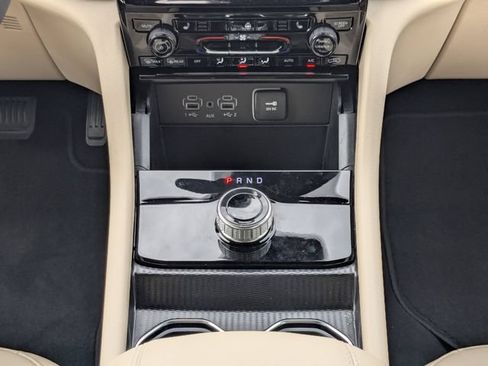 Used 2025 Jeep Grand Cherokee Limited RWD image 24