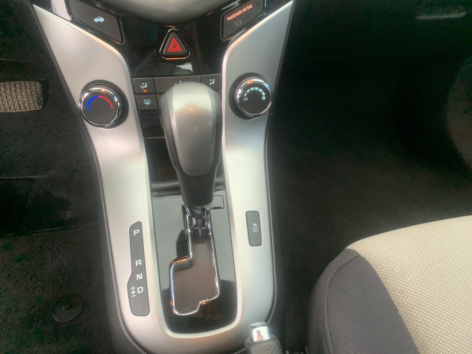 Used 2015 Chevrolet Cruze LS FWD image 12