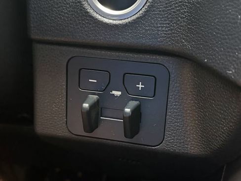Used 2023 Toyota Tundra SR5 AWD/4WD image 18