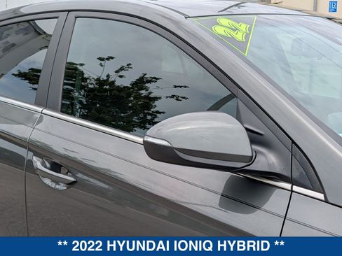Used 2022 Hyundai Ioniq SE FWD image 11