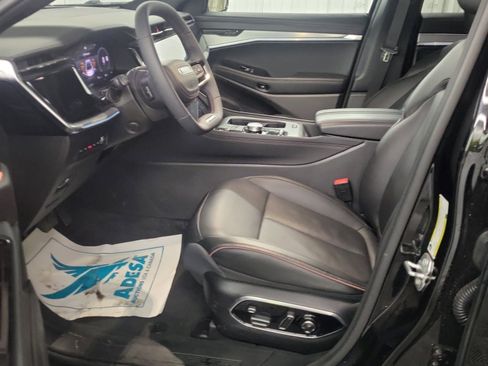 Used 2024 Jeep Wagoneer Launch Edition image 7