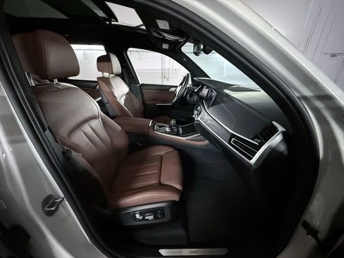 Used 2021 BMW X7 xDrive40i w/ Premium Package 2 image 31