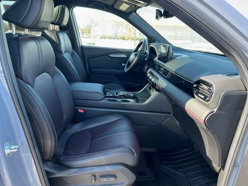 Used 2025 Honda Pilot Black Edition image 34