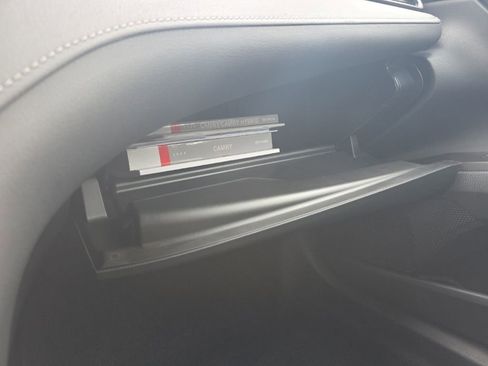 Used 2024 Toyota Camry SE image 32