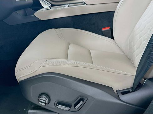 New 2026 Volvo XC90 B6 Plus w/ Protection Package image 17