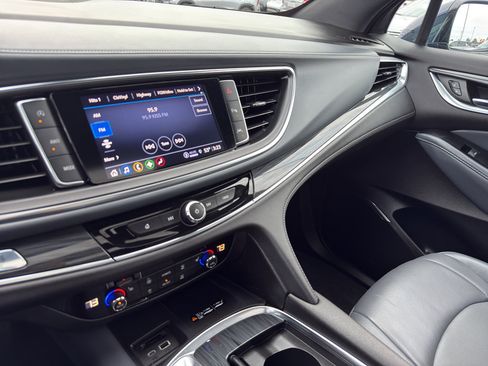 Certified 2023 Buick Enclave Essence w/ Experience Buick Package image 21