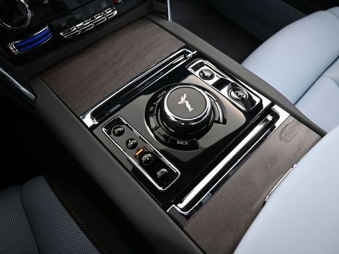 New 2026 Rolls-Royce Cullinan image 23