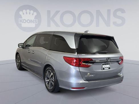 Used 2024 Honda Odyssey Touring image 2