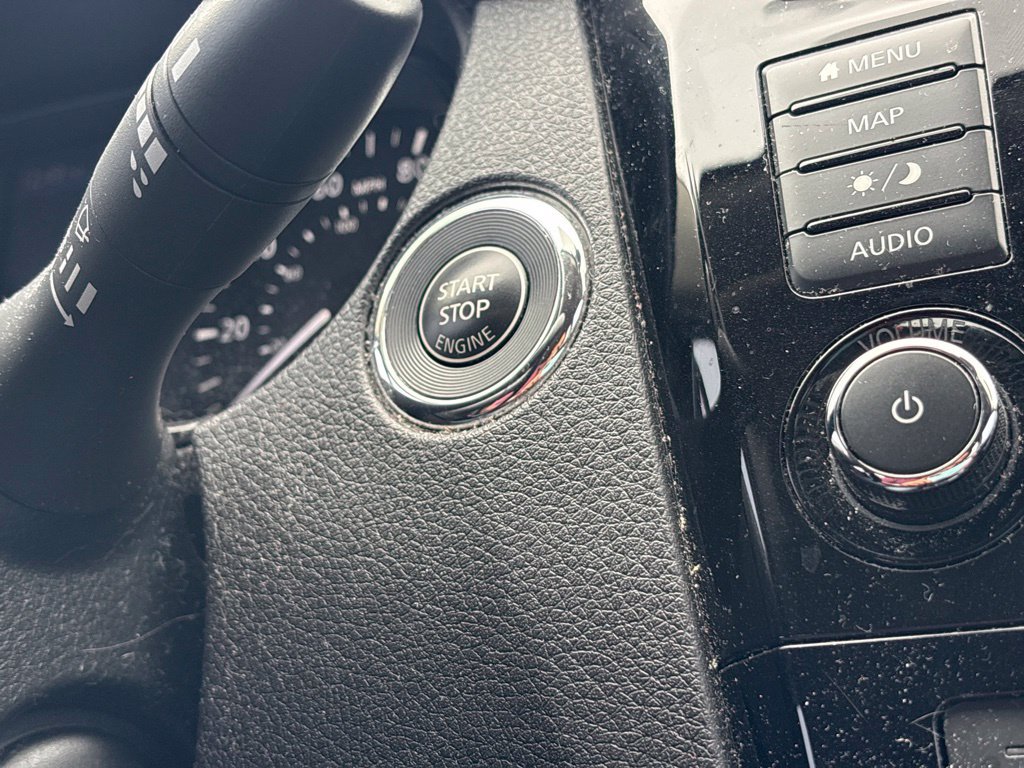 Used 2020 Nissan Rogue SV w/ Premium Package FWD image 29