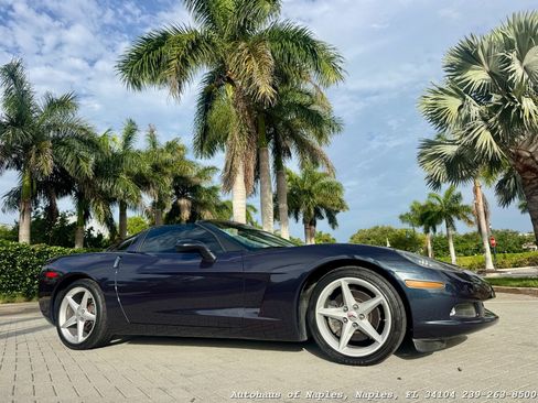 Used 2013 Chevrolet Corvette Coupe w/ 2LT Preferred Equipment Group RWD image 9