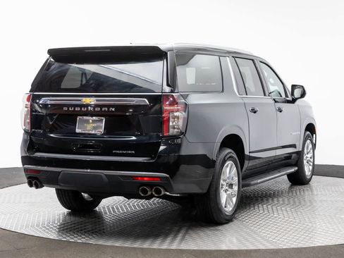 Used 2024 Chevrolet Suburban Premier image 22