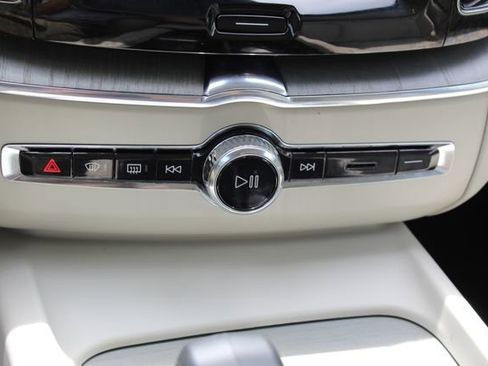 Used 2024 Volvo XC60 T8 Plus w/ Climate Package AWD/4WD image 27