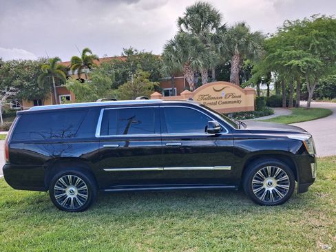 Used 2015 Cadillac Escalade ESV Premium AWD/4WD image 5