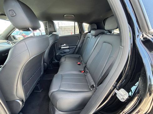 Used 2025 Mercedes-Benz GLA 250 image 38