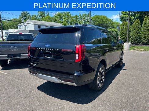 Certified 2025 Ford Expedition Platinum w/ Driver's Package AWD/4WD image 5