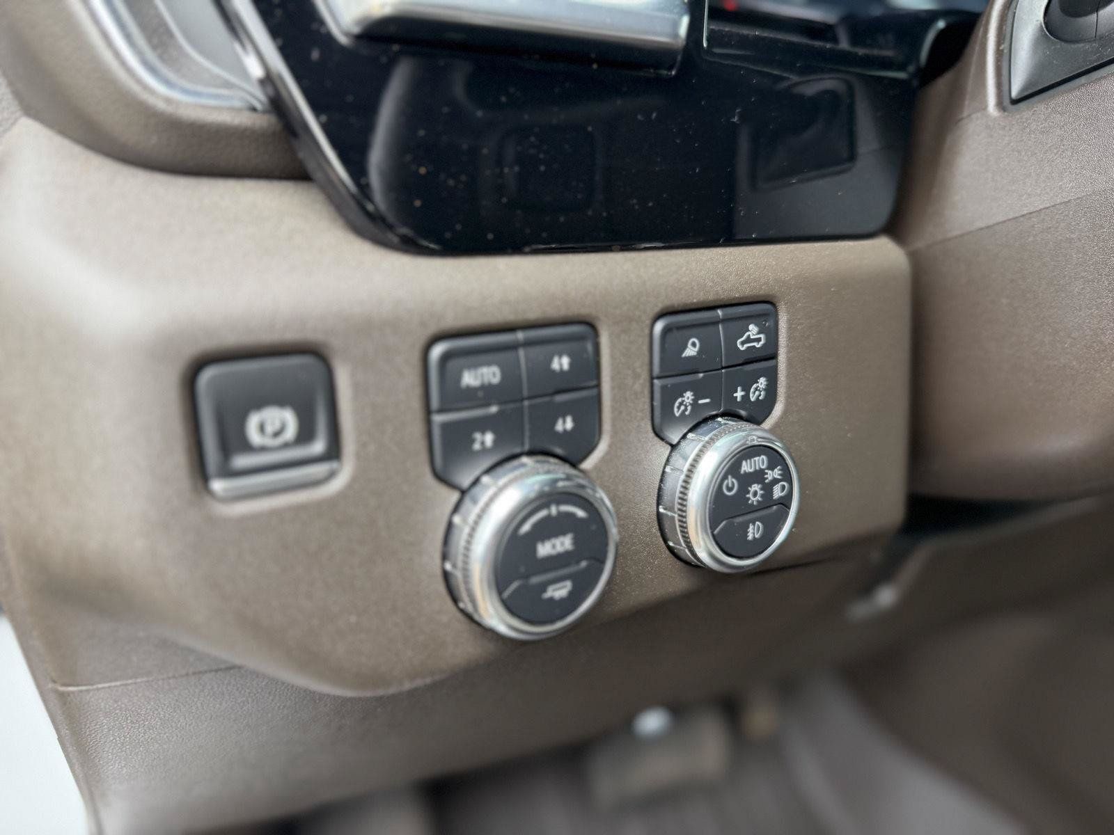 Used 2024 GMC Sierra 2500 SLT w/ SLT Premium Package AWD/4WD image 11