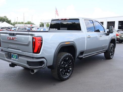 Certified 2025 GMC Sierra 2500 Denali w/ Denali Reserve Package AWD/4WD image 9