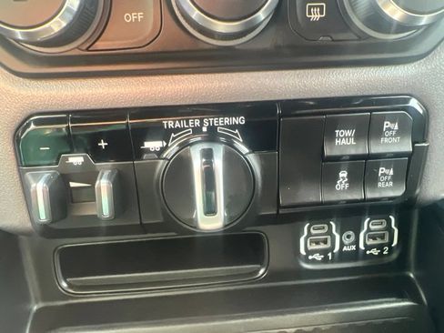 Used 2022 RAM 1500 Big Horn AWD/4WD image 31