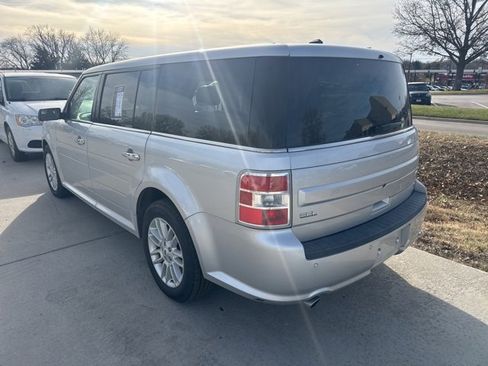 Used 2019 Ford Flex SEL image 2
