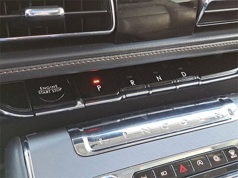 Used 2025 Lincoln Aviator AWD image 17