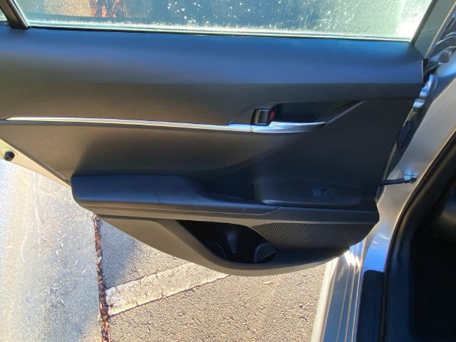 Used 2022 Toyota Camry SE FWD image 10