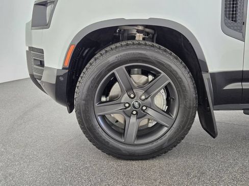 Used 2022 Land Rover Defender 110 X-Dynamic SE AWD/4WD image 9