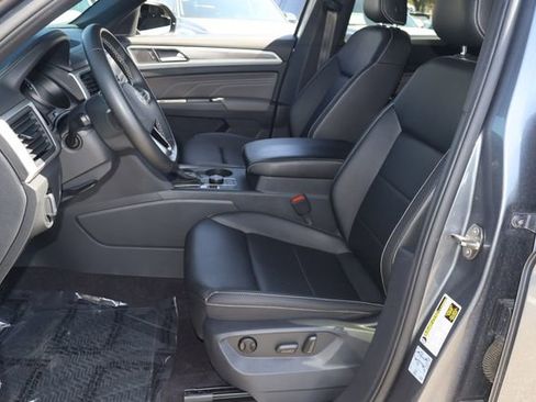 Used 2021 Volkswagen Atlas Cross Sport SE w/ Panoramic Sunroof Package image 13