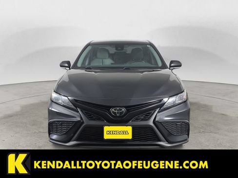 Used 2022 Toyota Camry SE w/ Cold Weather Package FWD image 8