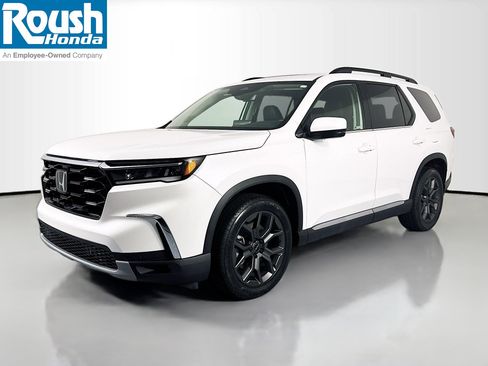 Certified 2023 Honda Pilot Touring image 1