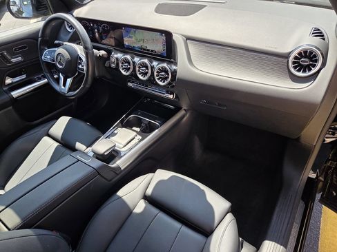 Used 2023 Mercedes-Benz GLA 250 4MATIC image 32
