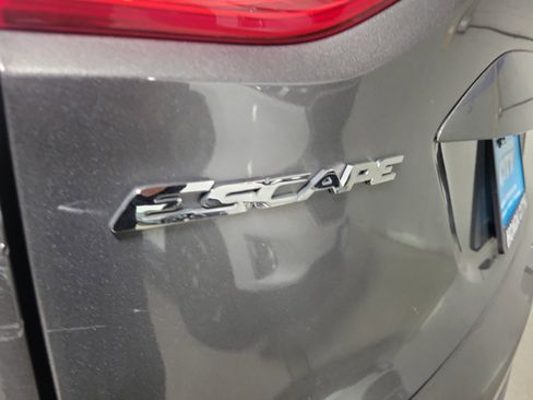 Used 2013 Ford Escape SE w/ Class II Trailer Tow Pkg image 7