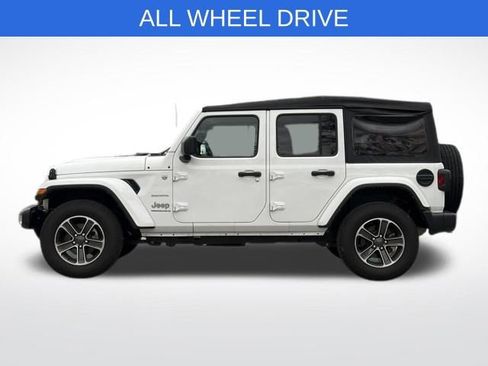 Used 2023 Jeep Wrangler Sahara image 6