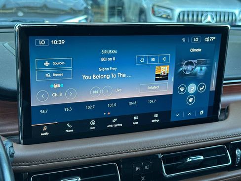 Used 2022 Lincoln Nautilus Reserve image 19