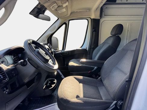 Used 2023 RAM ProMaster 2500 FWD image 9