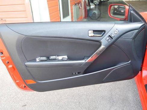 Used 2014 Hyundai Genesis 2.0T image 28