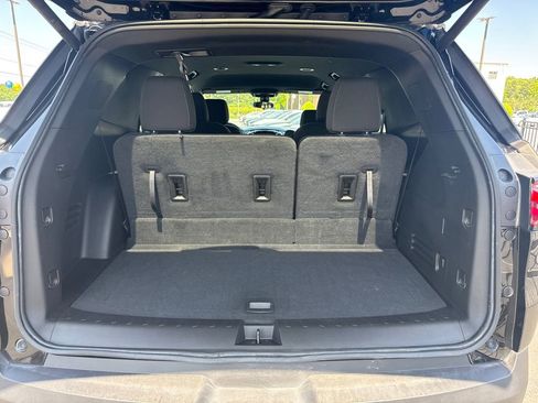 Used 2023 Chevrolet Traverse LT image 19