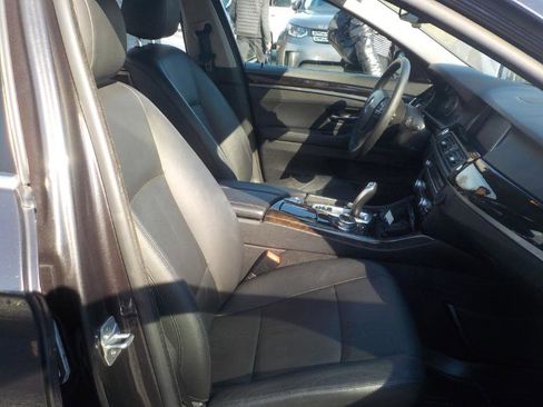 Used 2014 BMW 528i xDrive Sedan image 32