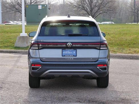 Certified 2025 Volkswagen Taos SE image 6