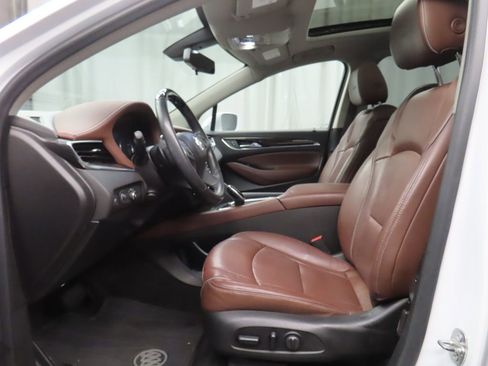 Used 2018 Buick Enclave Avenir w/ Avenir Technology Package AWD/4WD image 9