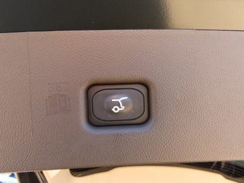 Certified 2022 Lincoln Nautilus Reserve image 13