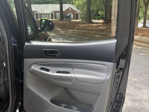 Used 2015 Toyota Tacoma PreRunner w/ SR5 Package RWD image 34