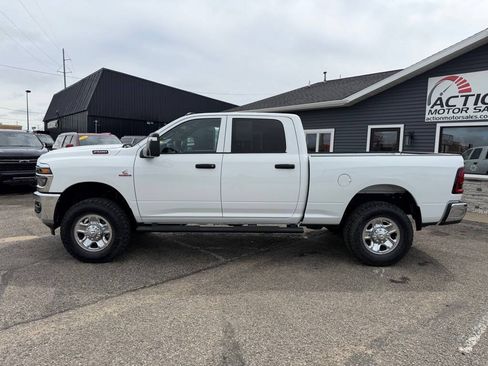 Used 2025 RAM 2500 Tradesman AWD/4WD image 2