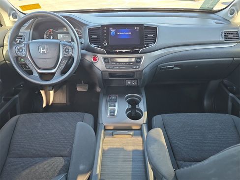 Used 2023 Honda Ridgeline Sport image 9