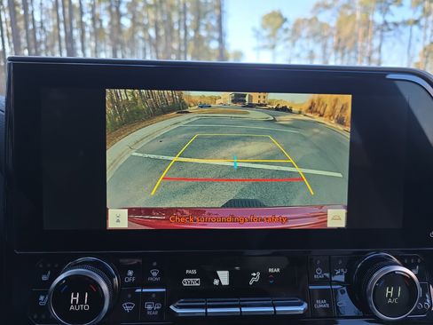 Used 2023 Toyota Highlander Limited image 24