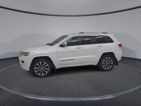 Used 2017 Jeep Grand Cherokee Overland w/ Jeep Active Safety Group AWD/4WD image 8