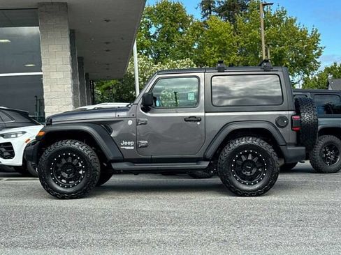 Used 2019 Jeep Wrangler Sport AWD/4WD image 7