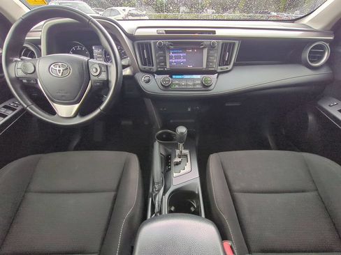 Used 2018 Toyota RAV4 XLE FWD image 12