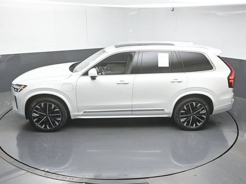 Certified 2026 Volvo XC90 T8 Ultra w/ Protection Package Premier AWD/4WD image 46