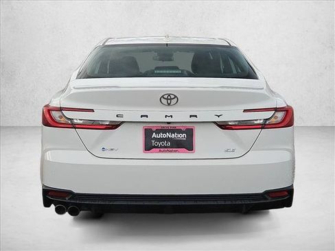 Used 2025 Toyota Camry SE FWD image 7