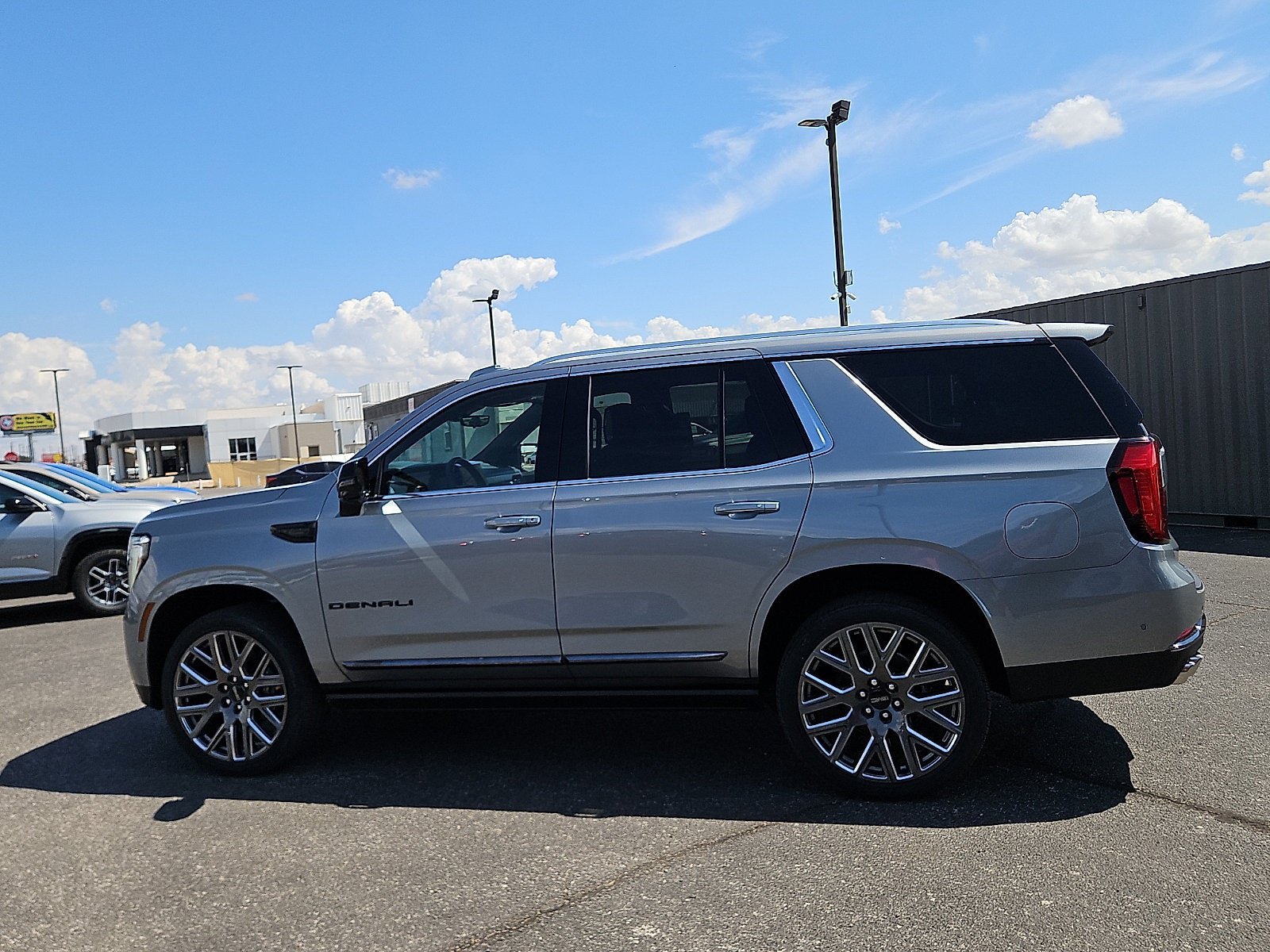 New 2026 GMC Yukon Denali Ultimate AWD/4WD image 2